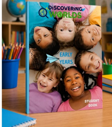 Capa do Student Book Early Years com crianças sorrindo em roda